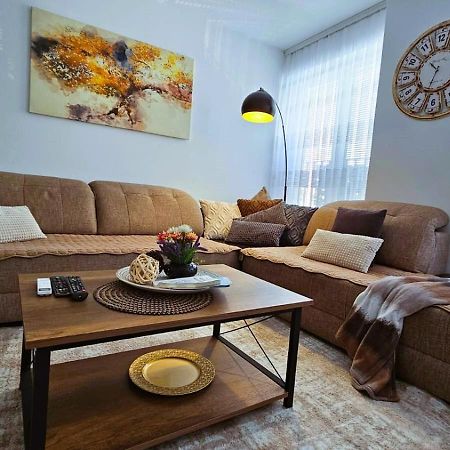 Superb 1 Bedroom In The Best Zone Of The City. Ferizaj Exteriér fotografie