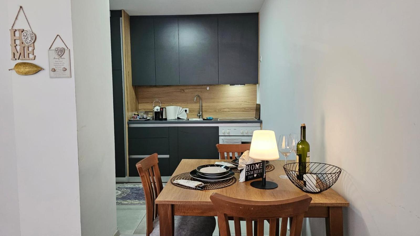 Superb 1 Bedroom In The Best Zone Of The City. Ferizaj Exteriér fotografie