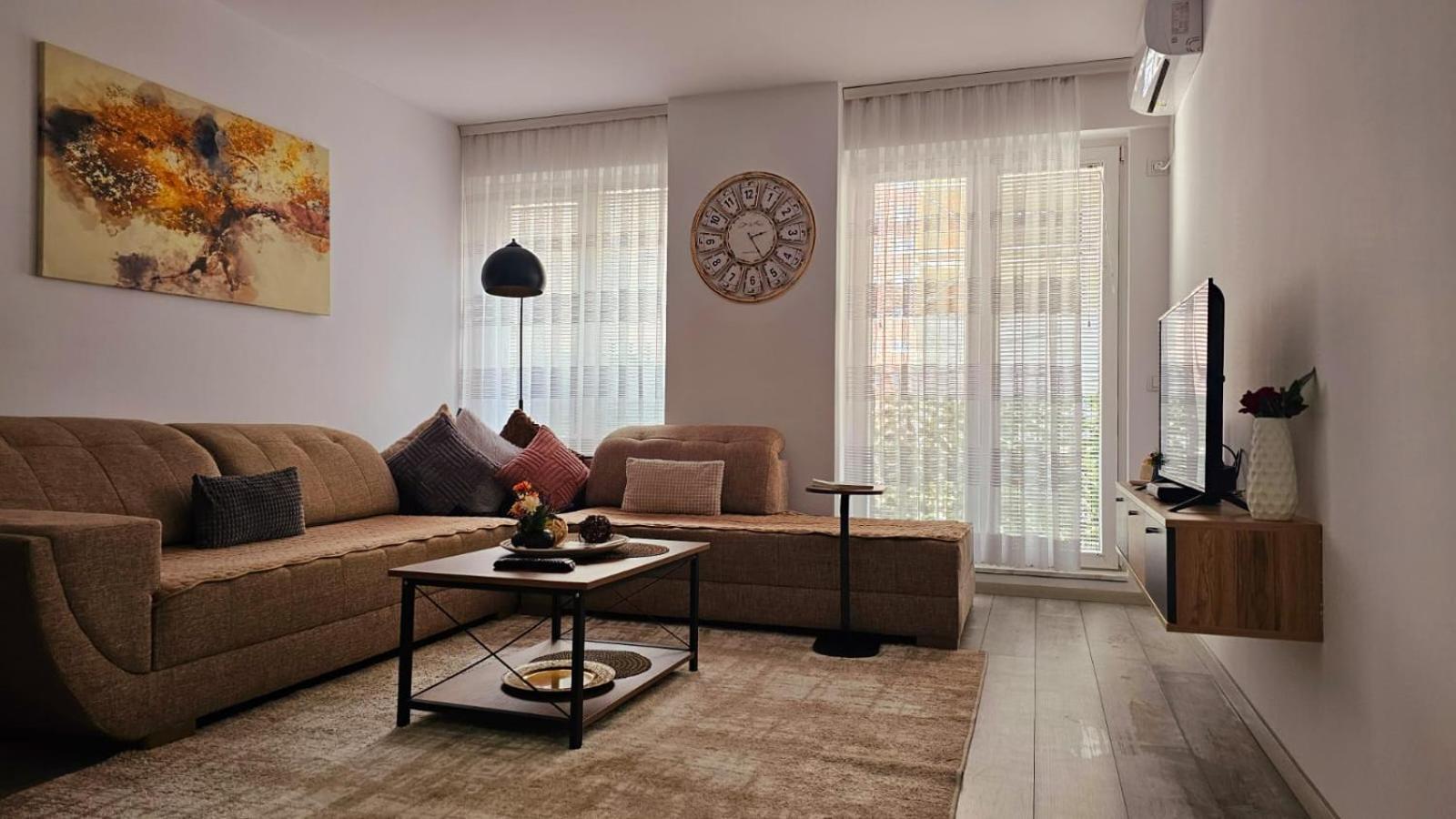 Superb 1 Bedroom In The Best Zone Of The City. Ferizaj Exteriér fotografie